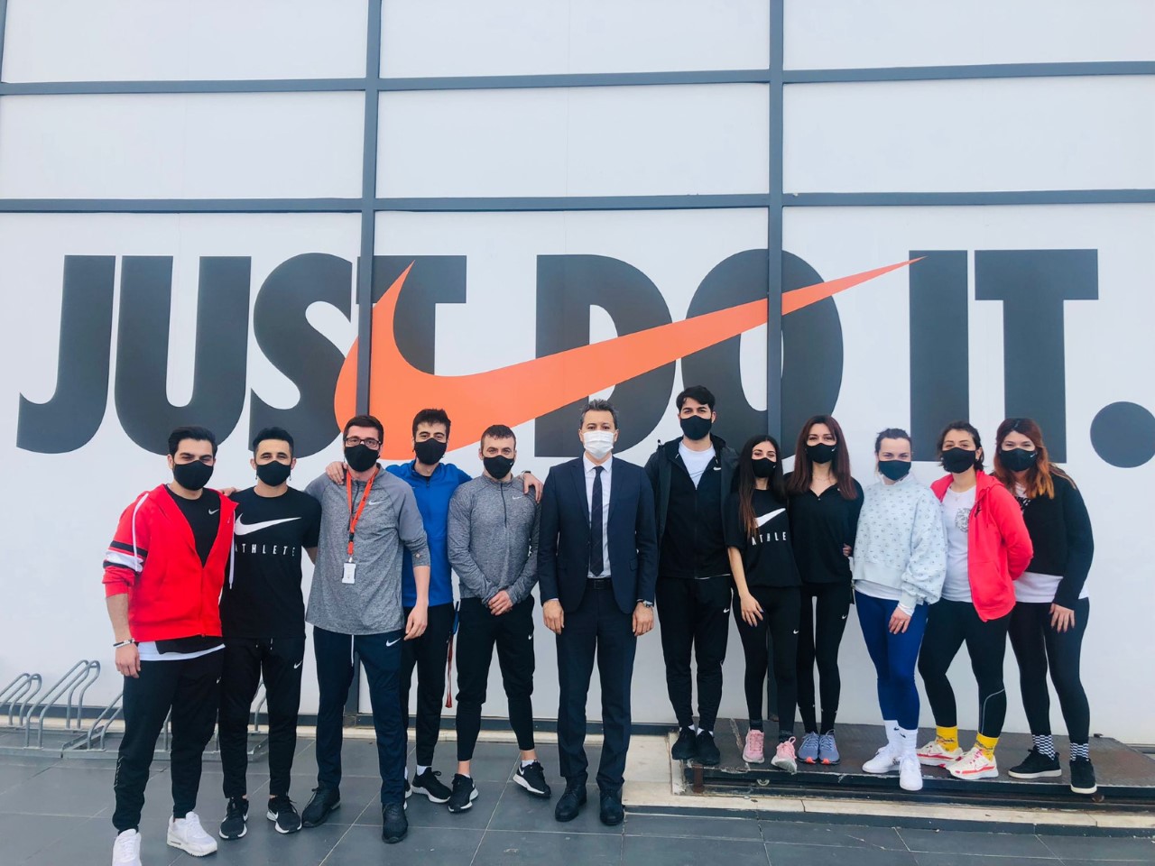 ក្រុមហ៊ុនខ្នាតយក្ស Nike ប្រកាសកាត់បន្ថយបុគ្គលិកច្រើនជាង ១ ៦០០នាក់